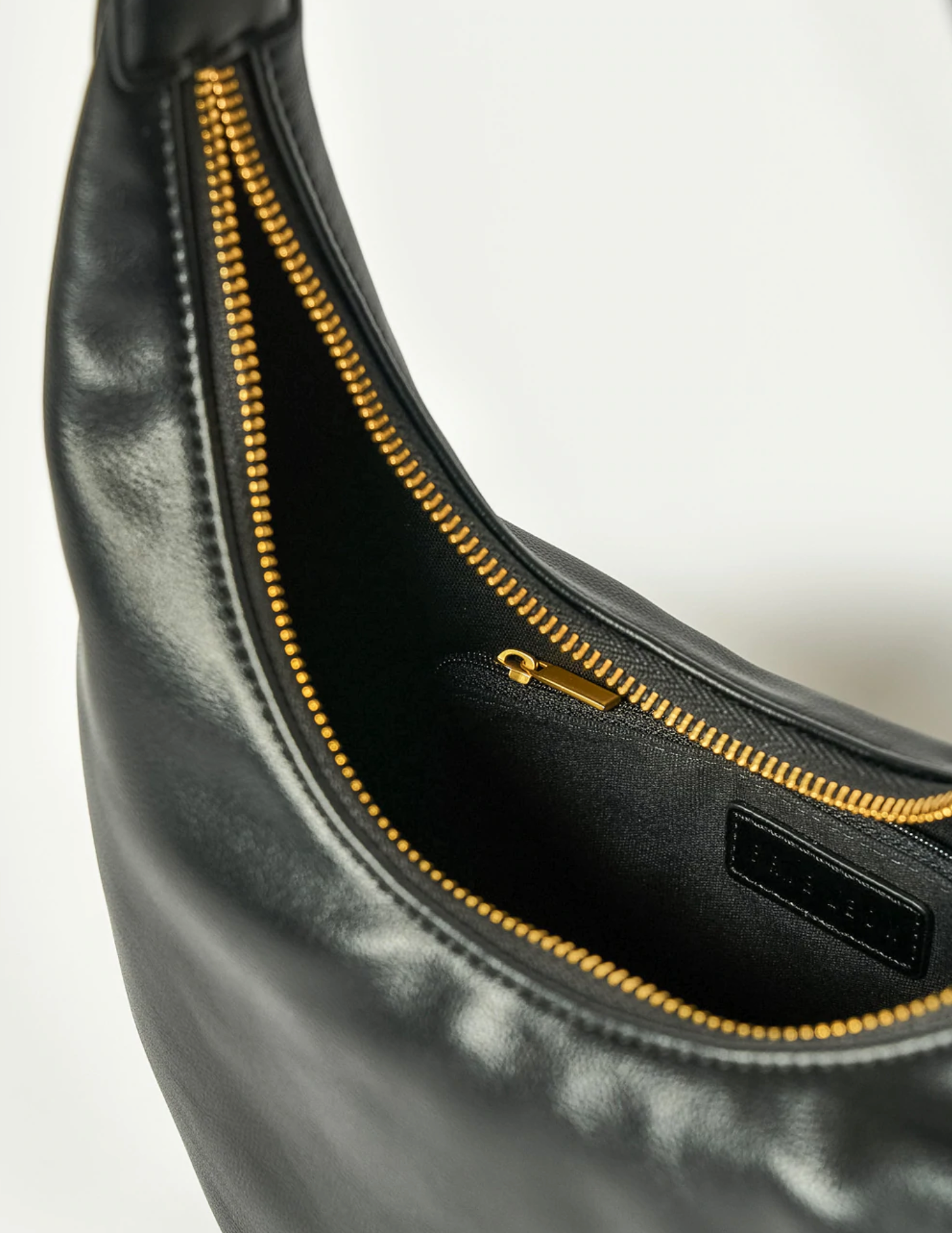 Everyday Croissant Bag - Black